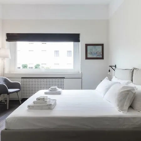 Italianway - Montebello 27 公寓